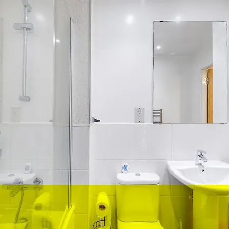 Comfy Home-windrush Grove Будинок відпочинку Бірмінгем