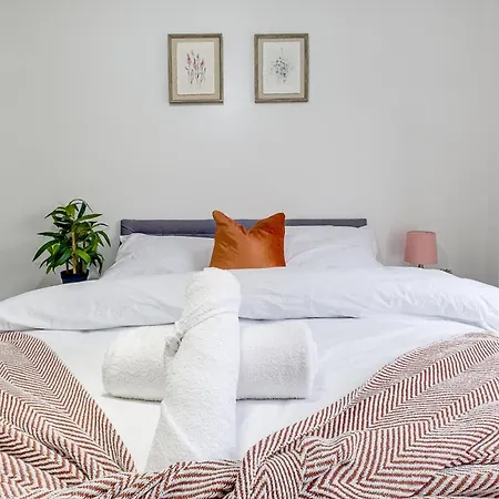 Comfy Home-windrush Grove Birmingham