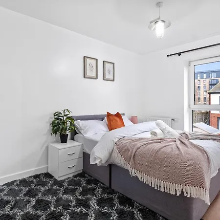 Comfy Home-windrush Grove * Birmingham